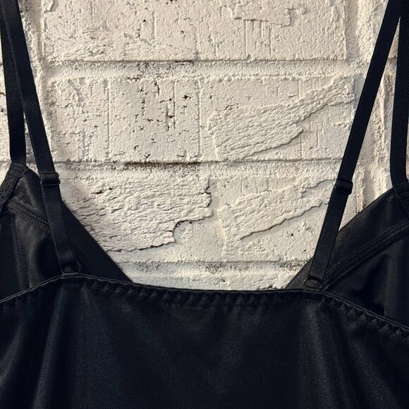 Black Shapewear Bodysuit w/ Adjustable Straps & Hook Closure โ Sleek Sculpting - Picture 6 of 9